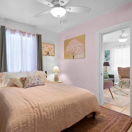 The Pink Oasis Waterfront 1 Bed Apt Daire Tampa Dış mekan fotoğraf