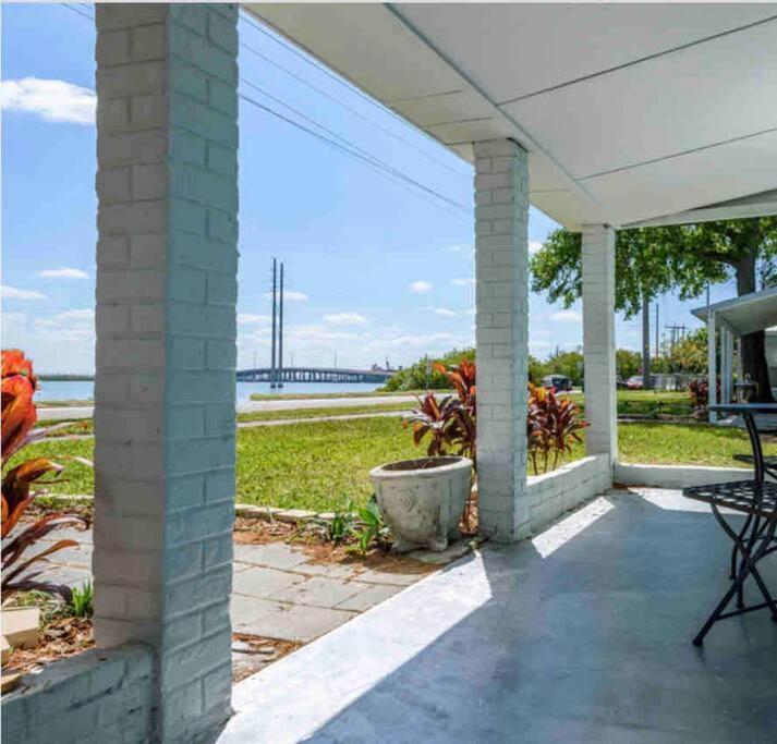 The Pink Oasis Waterfront 1 Bed Apt Daire Tampa Dış mekan fotoğraf