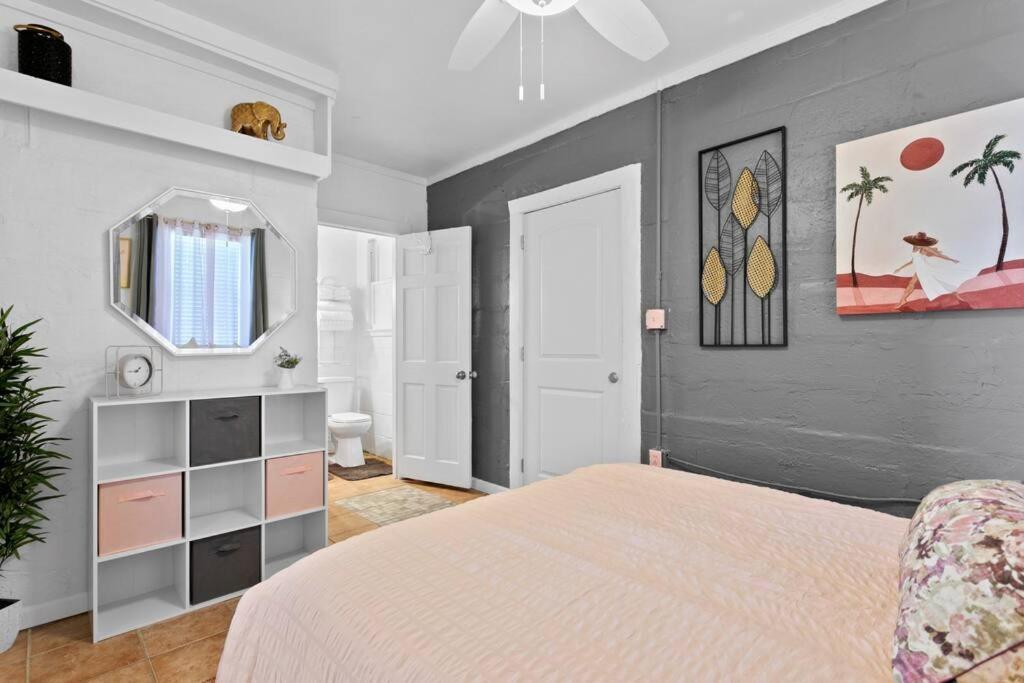 The Pink Oasis Waterfront 1 Bed Apt Daire Tampa Dış mekan fotoğraf