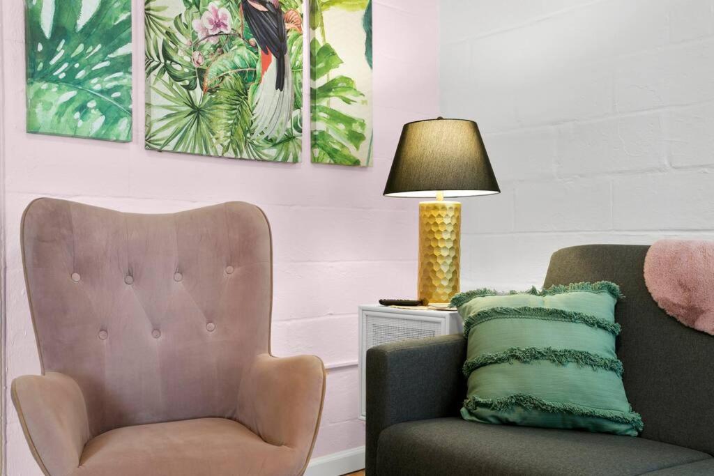 The Pink Oasis Waterfront 1 Bed Apt Daire Tampa Dış mekan fotoğraf