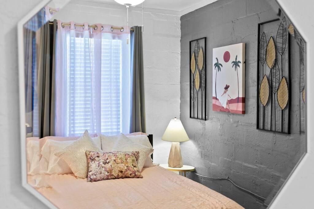 The Pink Oasis Waterfront 1 Bed Apt Daire Tampa Dış mekan fotoğraf
